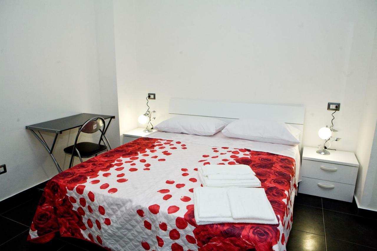 B&B Etna'S Tourist Catania Bagian luar foto