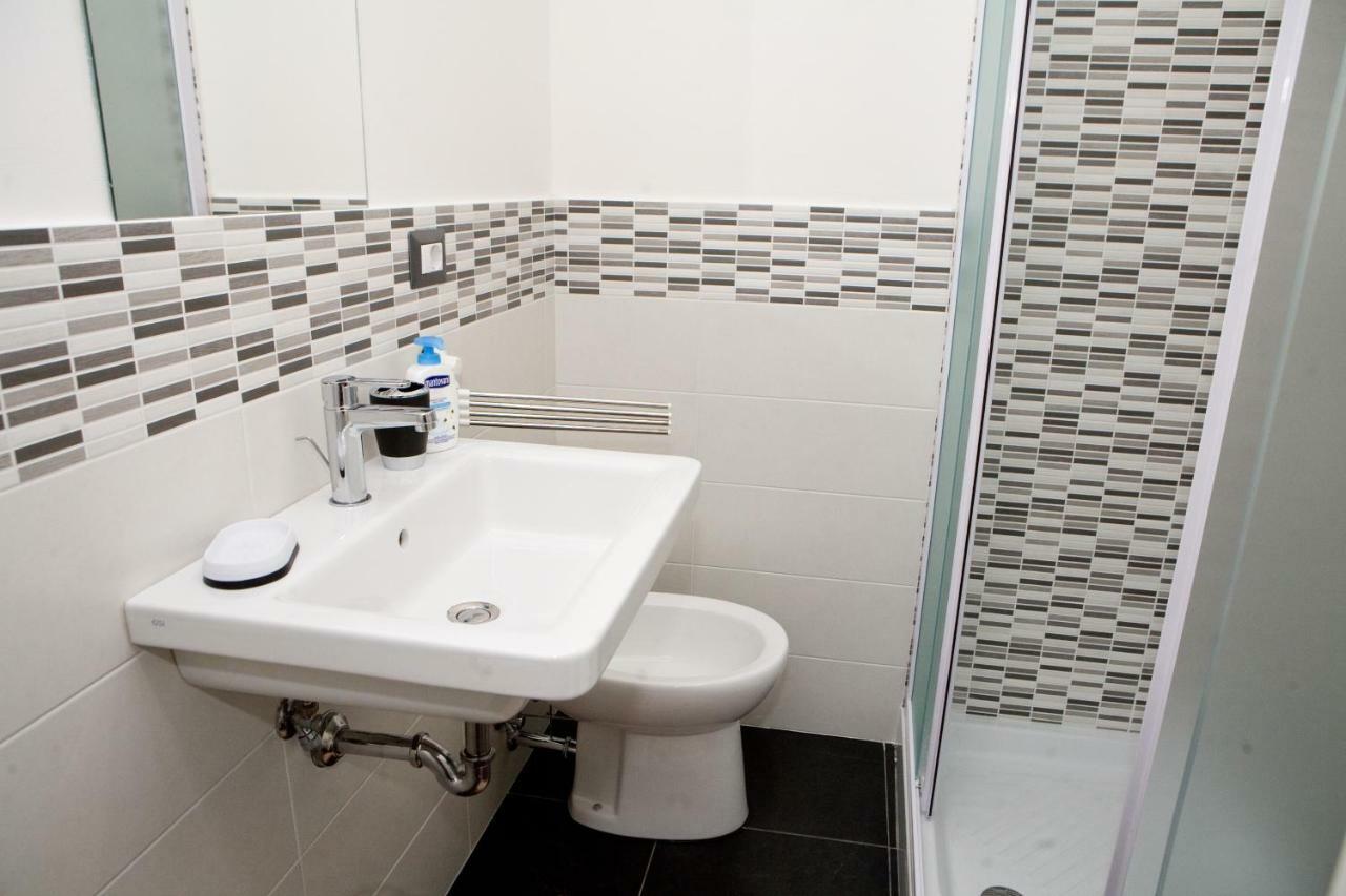 B&B Etna'S Tourist Catania Bagian luar foto