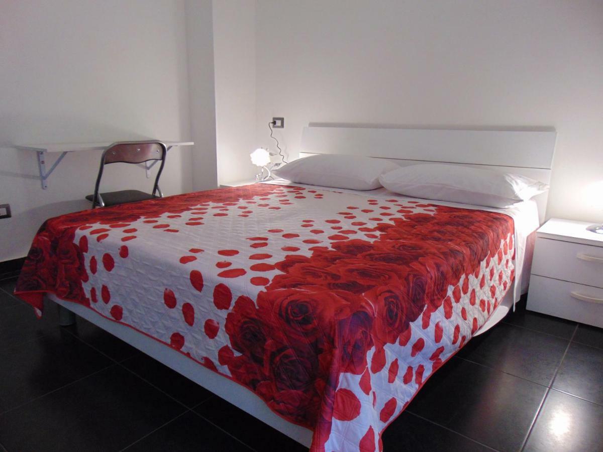 B&B Etna'S Tourist Catania Bagian luar foto